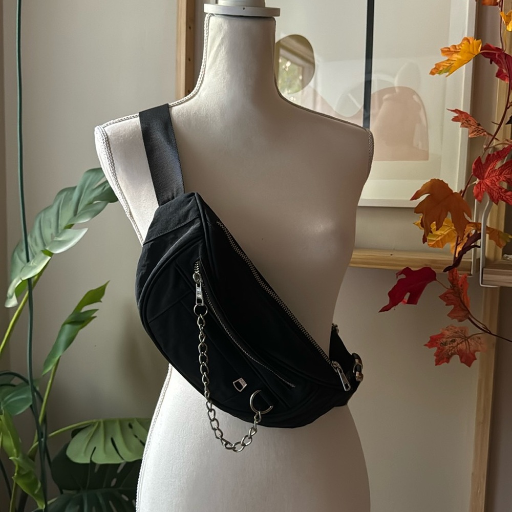 Vans Black Crossbody Bag with Chain Detail